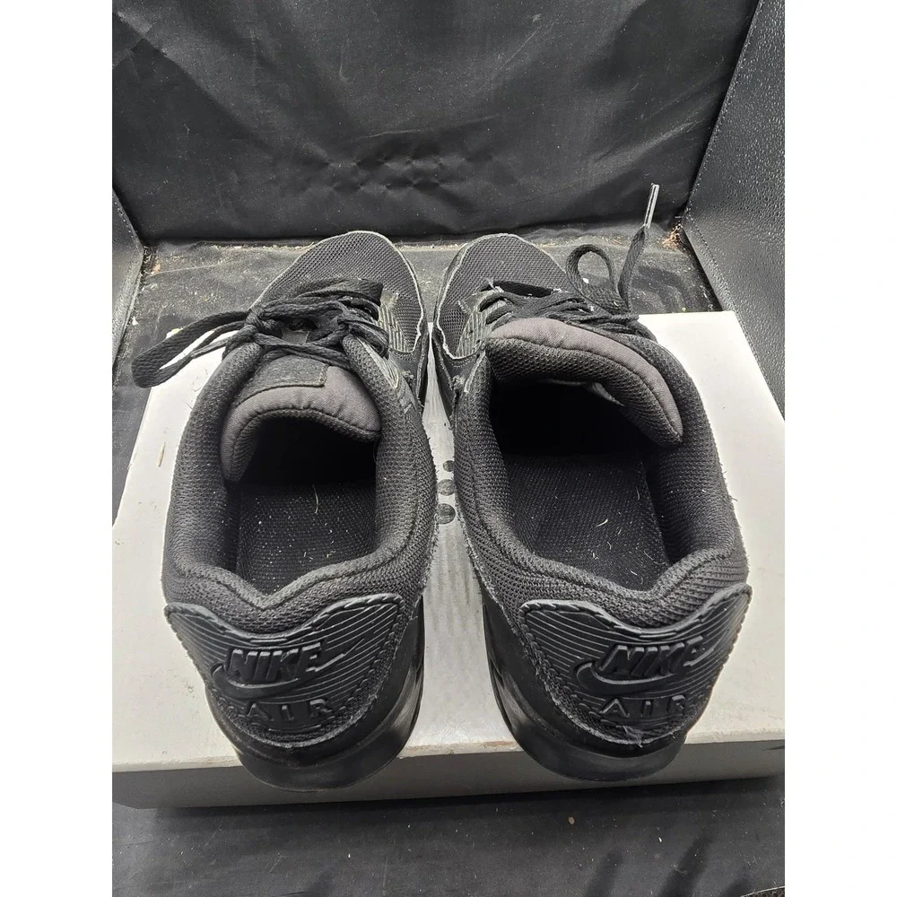 Running shoes
